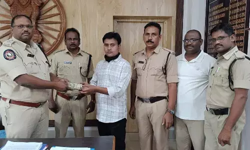 Central jail staff extend support to ailing colleague