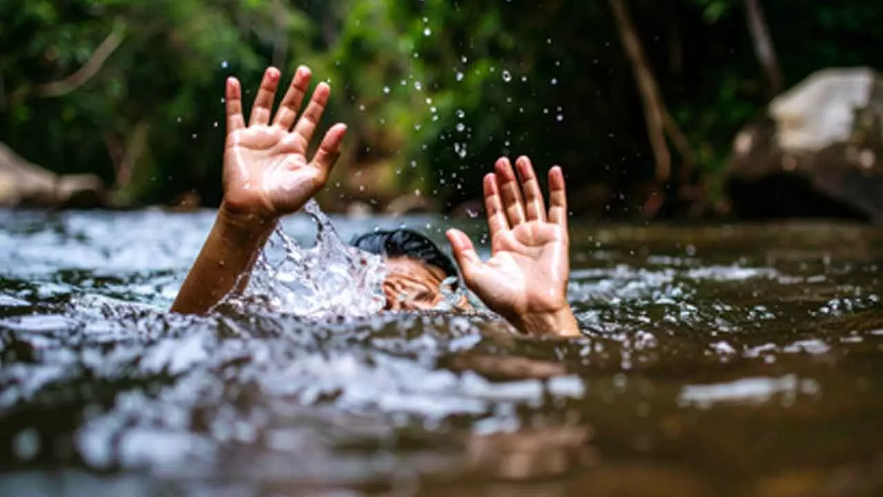 Delhi: Man drowns in MCD’s temporarily shut swimming pool in Shalimar Bagh Delhi: Man drowns in MCD’s temporarily shut swimming pool in Shalimar Bagh
