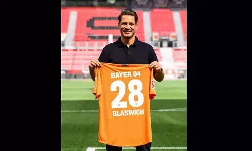 Bayer Leverkusen sign goalkeeper Janis Blaswich from RB Leipzig