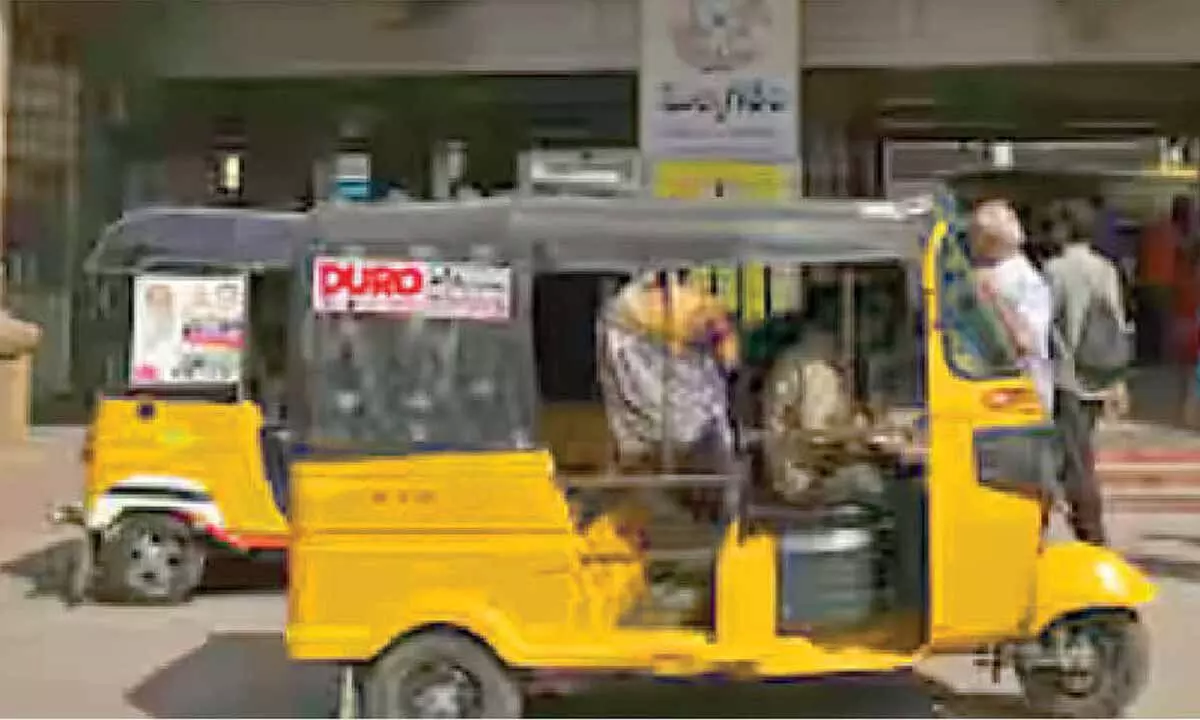 Pilgrims face harassment by auto syndicate in pilgrim city Pilgrims face harassment by auto syndicate in pilgrim city