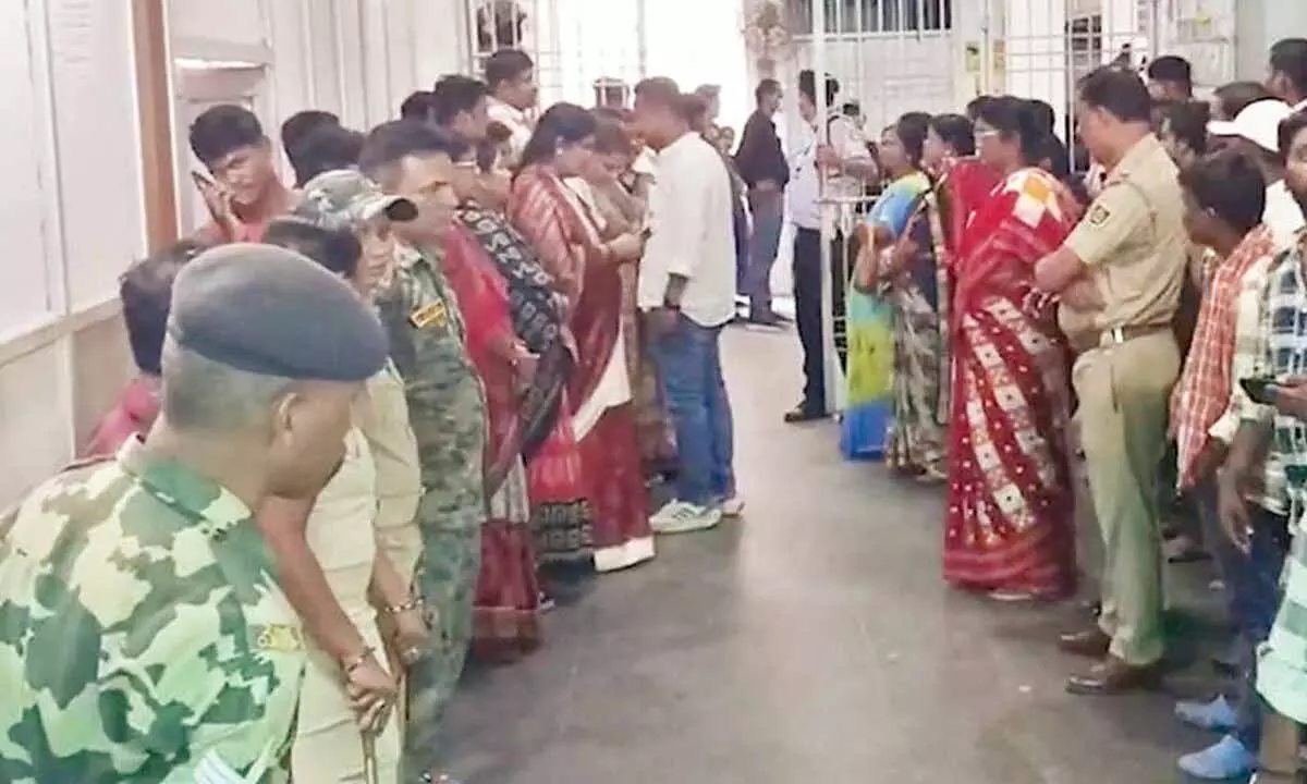 Girl dies after setting herself on fire in Bargarh Girl dies after setting herself on fire in Bargarh