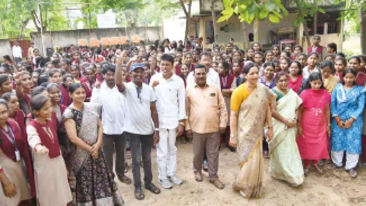 Demand for varsity in Adilabad gains momentum Demand for varsity in Adilabad gains momentum