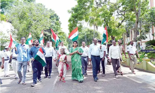 Collector exhorts youth to display patriotism