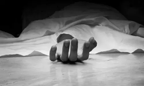 Girl dies after falling in open drain UPs Gorakhpur, civic body promises fair probe