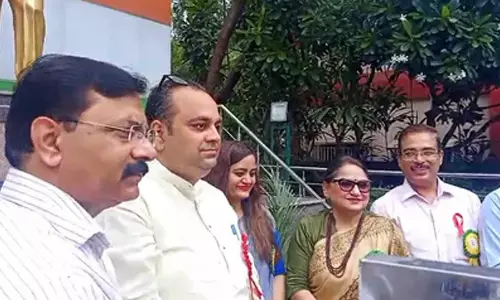 Delhi Health Minister flags off AIDS awareness campaign from Rohini