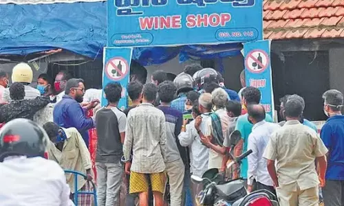 AP’s New Liquor Policy Hits Telangana Border Sales