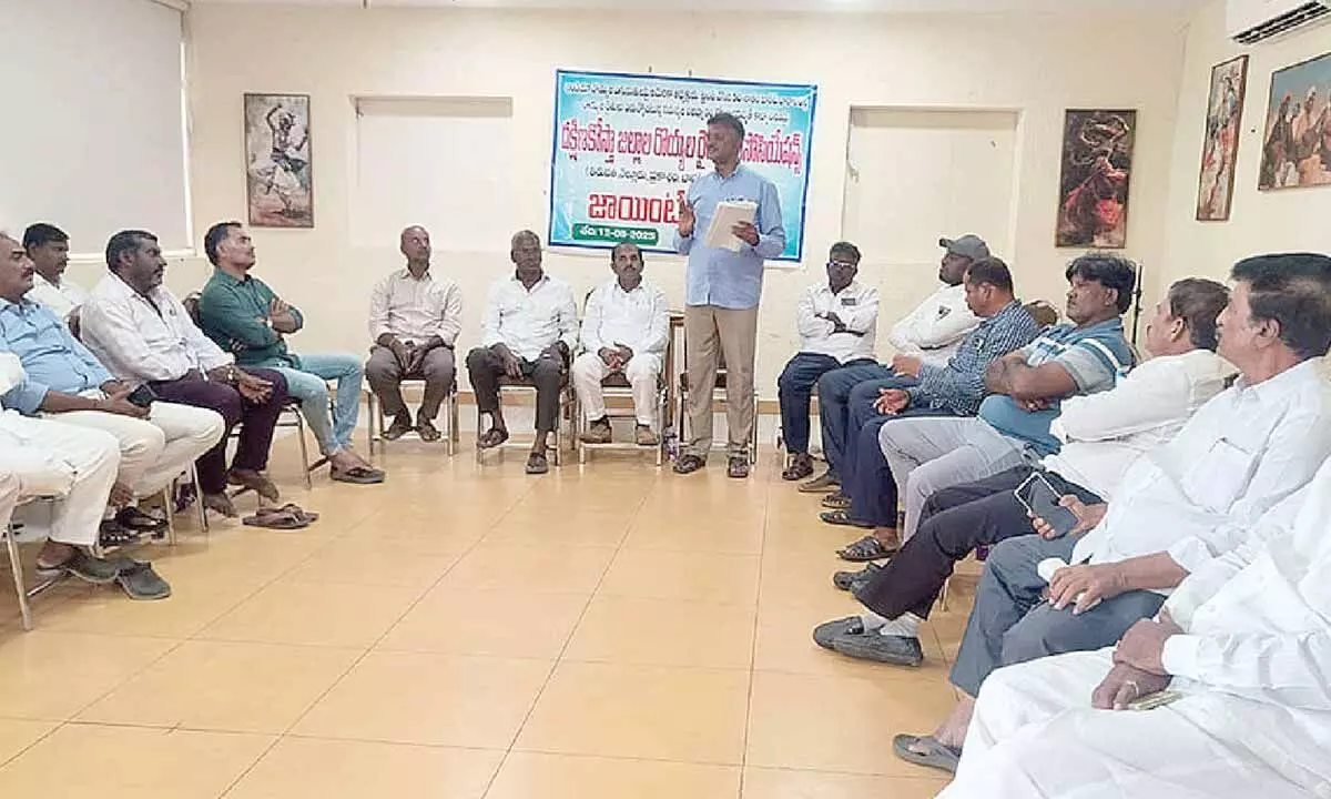 Prawn farmers seek govt help Prawn farmers seek govt help