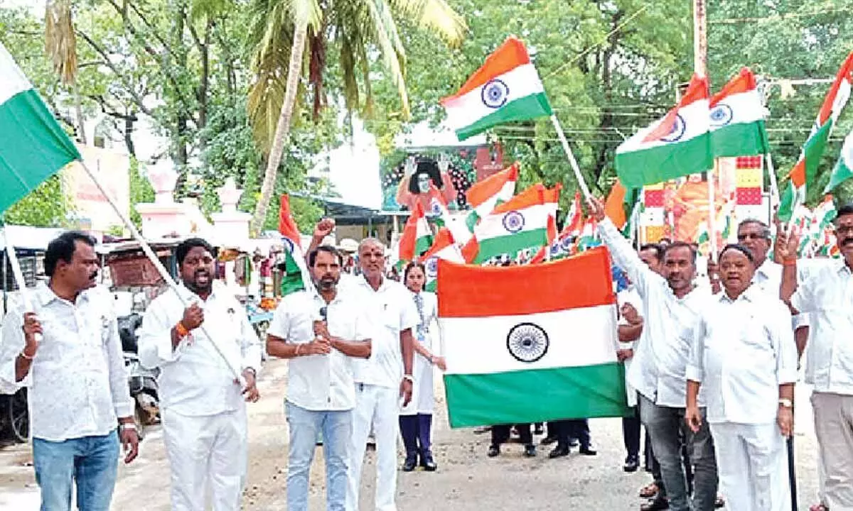 ‘Har Ghar Tiranga’ rally in Puttaparthi spreads message of patriotism ‘Har Ghar Tiranga’ rally in Puttaparthi spreads message of patriotism