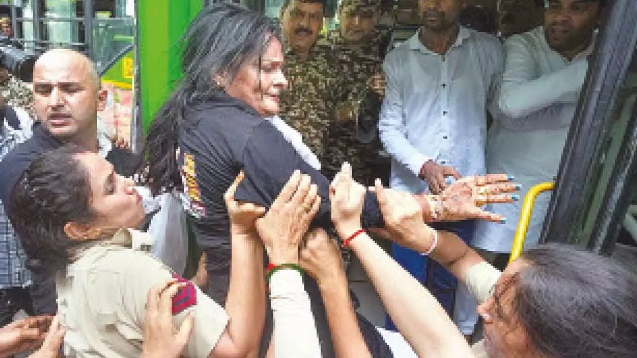 Youth Cong hold ‘Halla Bol’ march against BJP, EC Youth Cong hold ‘Halla Bol’ march against BJP, EC