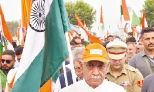 JK LG flags off Tiranga  Yatra from Dal Lake