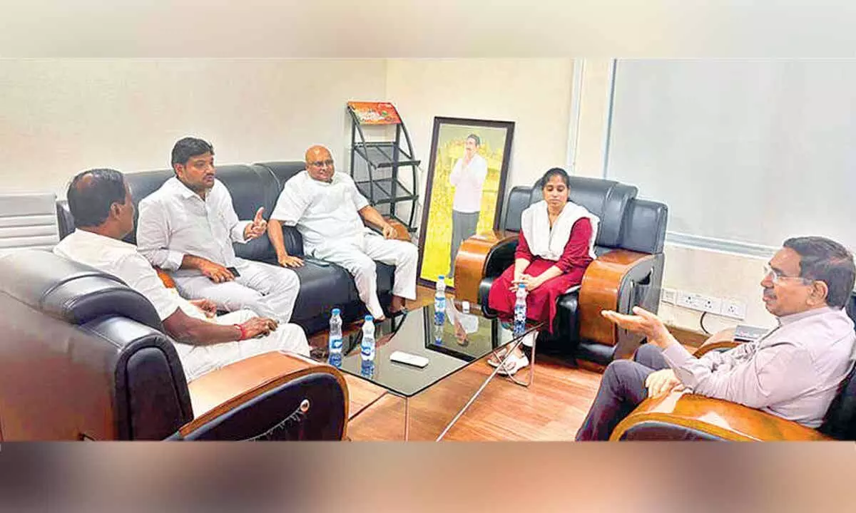 MLAs meet minister, ask funds for development MLAs meet minister, ask funds for development