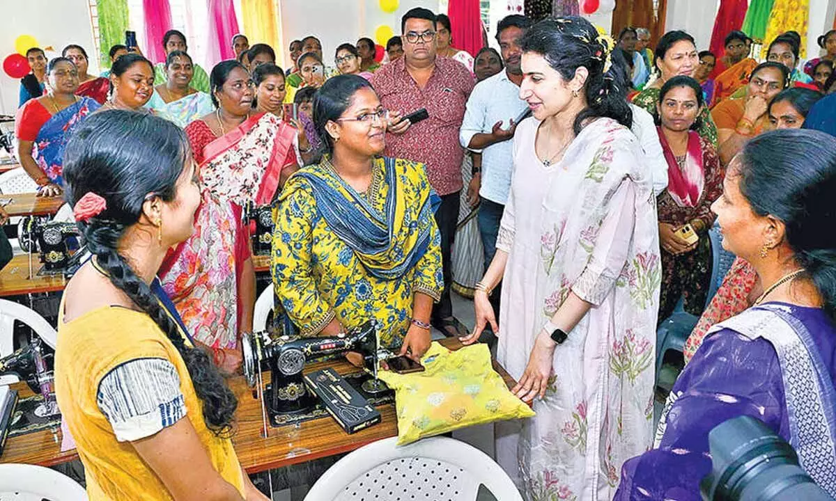 Lokesh keen to restore past glory to handlooms: Brahmani