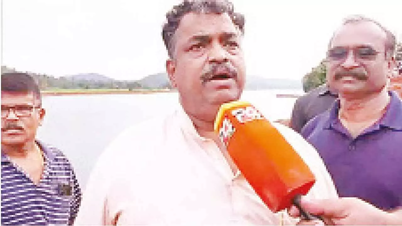 ED raids Cong MLA, others in illegal iron ore export case ED raids Cong MLA, others in illegal iron ore export case