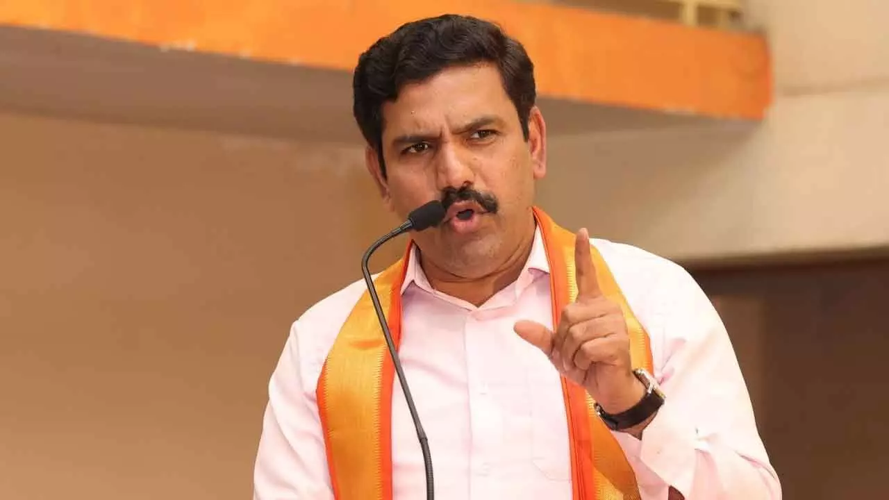 Saffron party raises issue in Assembly