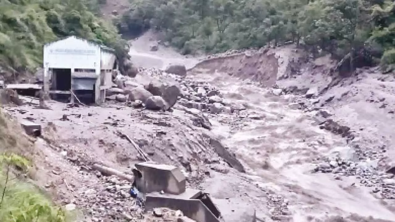 328 roads closed as rains continue in HP 328 roads closed as rains continue in HP