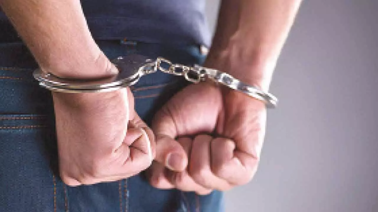 Man held for impersonating cop; fake ID, ‘pistol’ seized