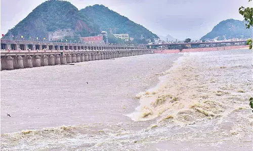Rise in flood outflow from Prakasam barrage