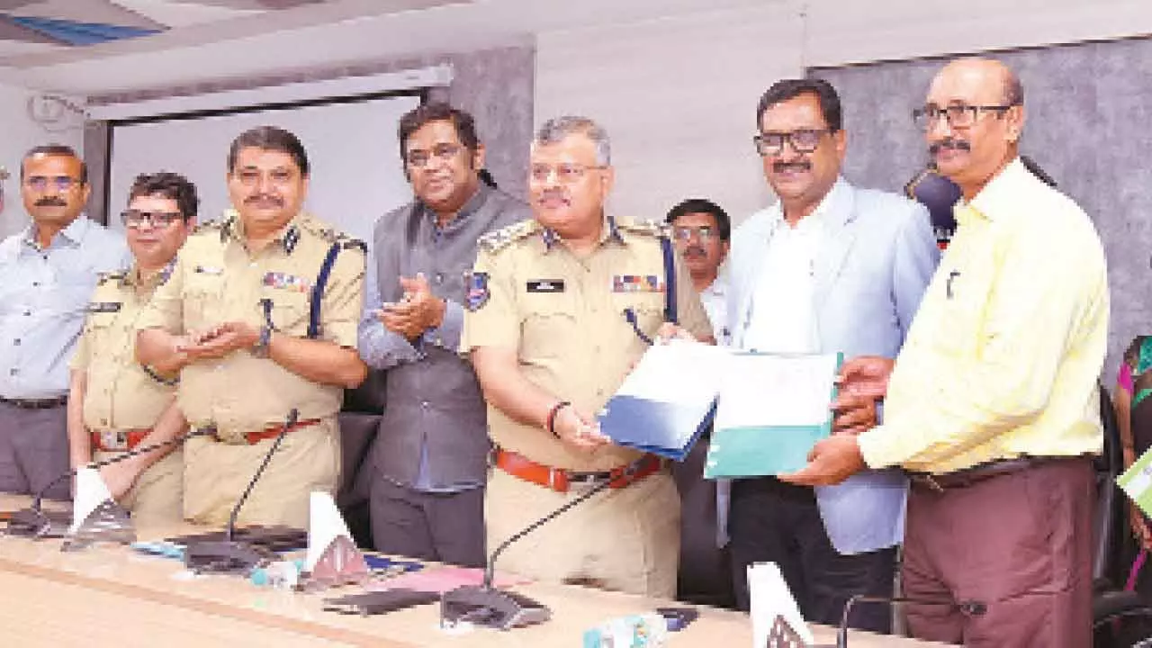Police dept signs MoU with BRAOU to facilitate distance education for cops Police dept signs MoU with BRAOU to facilitate distance education for cops