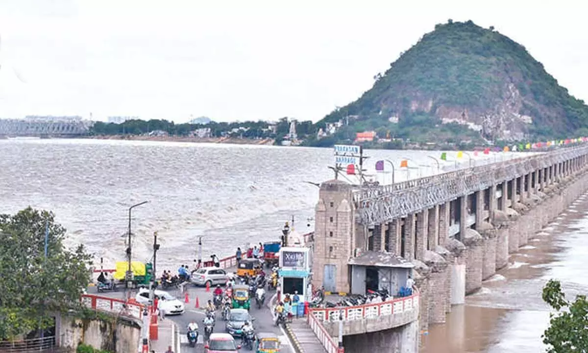 5.5L cusecs flood water released from Prakasam Barrage