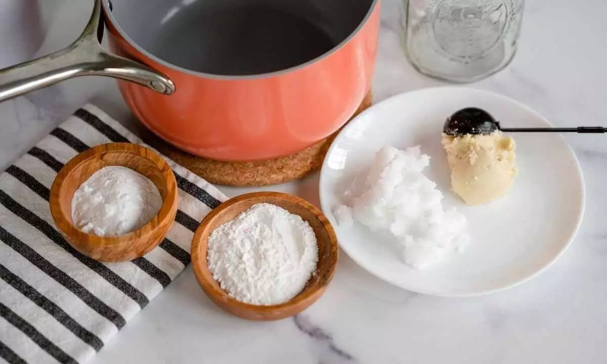 Stay Fresh This Monsoon: DIY Deodorants You Can Make From Your Kitchen Stay Fresh This Monsoon: DIY Deodorants You Can Make From Your Kitchen