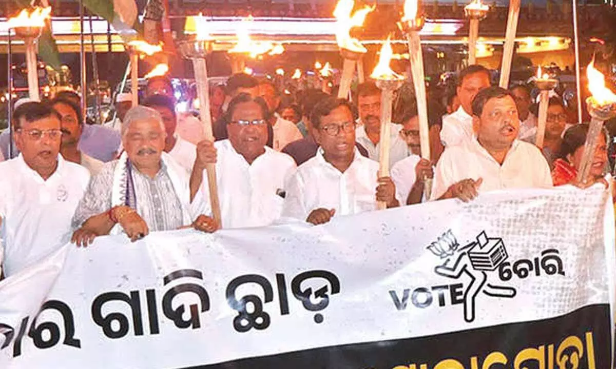 Cong holds ‘mashaal’ marches Cong holds ‘mashaal’ marches