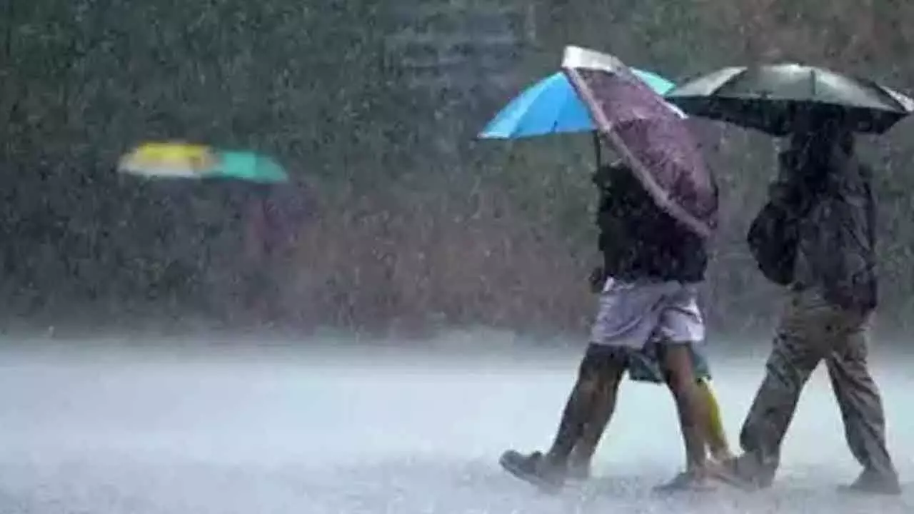 Heavy rains in Warangal disrupts normal life with severe flooding Heavy rains in Warangal disrupts normal life with severe flooding