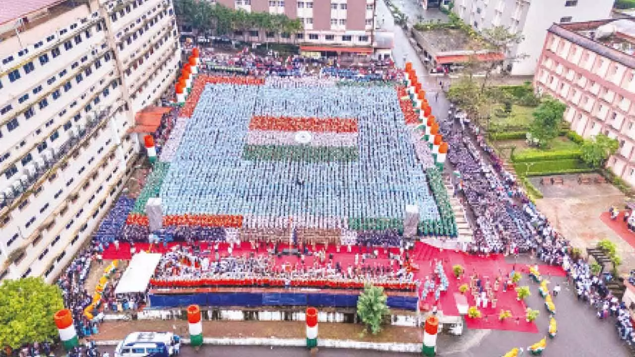 Over 15,000 participate in Independence Day celebrations at Moodbidri Over 15,000 participate in Independence Day celebrations at Moodbidri