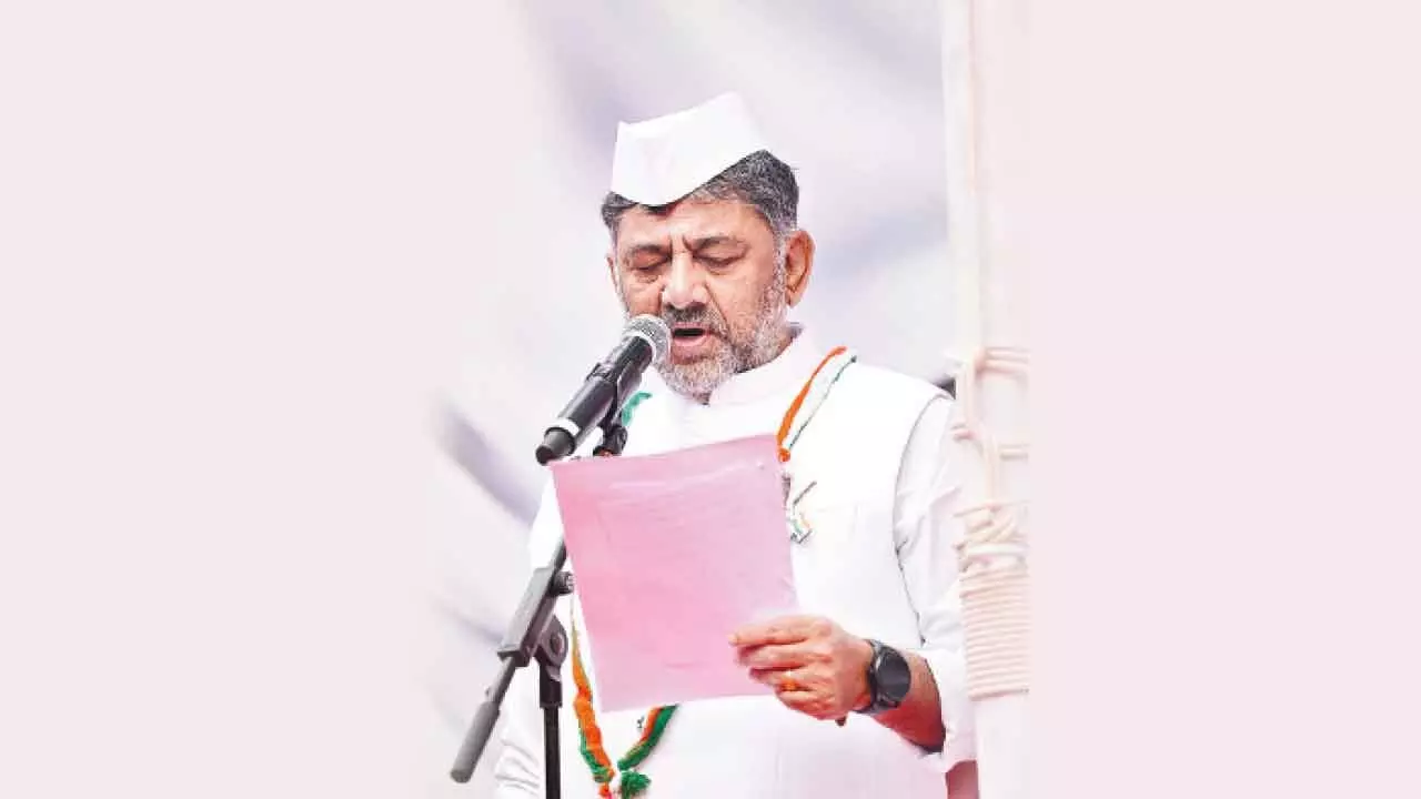 Shivakumar calls for five vows on 79th Independence Day Shivakumar calls for five vows on 79th Independence Day