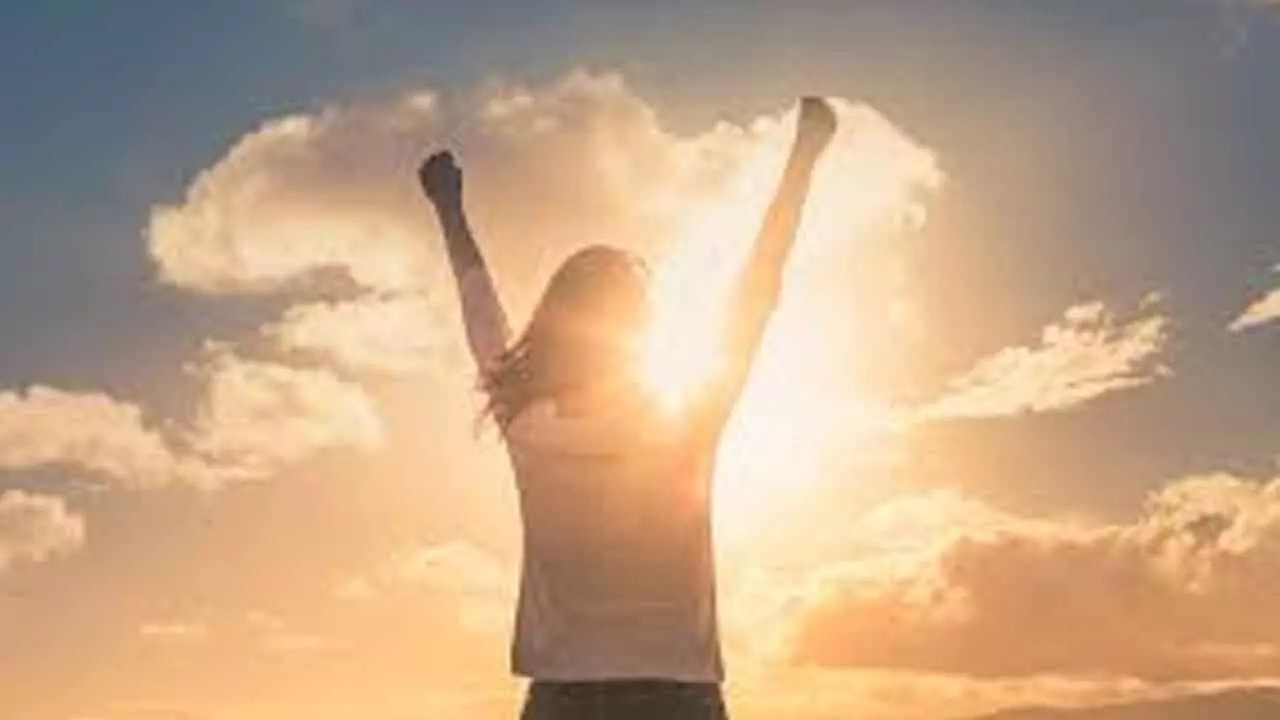 Everyday Habits Women Can Follow To Stay Strong And Age Gracefully Everyday Habits Women Can Follow To Stay Strong And Age Gracefully