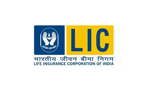 LIC hoists the tricolour