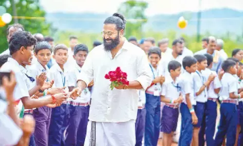 Rishab Shetty celebrates I-Day at adopted school