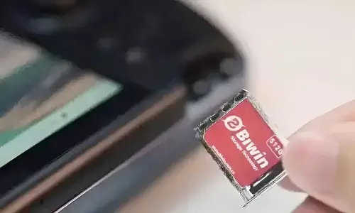 China Unveils Mini SSDs That Fit Like SIM Cards, Debut in Strix Halo Gaming Devices