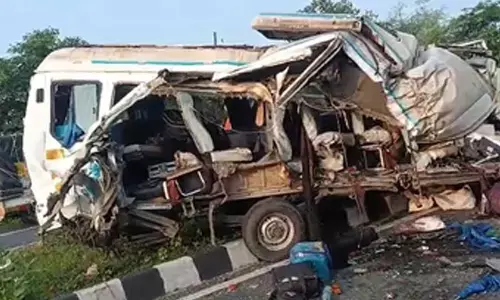 MP: Four of Gujarat musical troupe killed, 11 injured in Shivpuri road accident