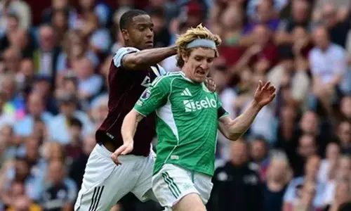 Premier League 2025-26: 10-man Aston Villa rescue a point in stalemate vs Newcastle United