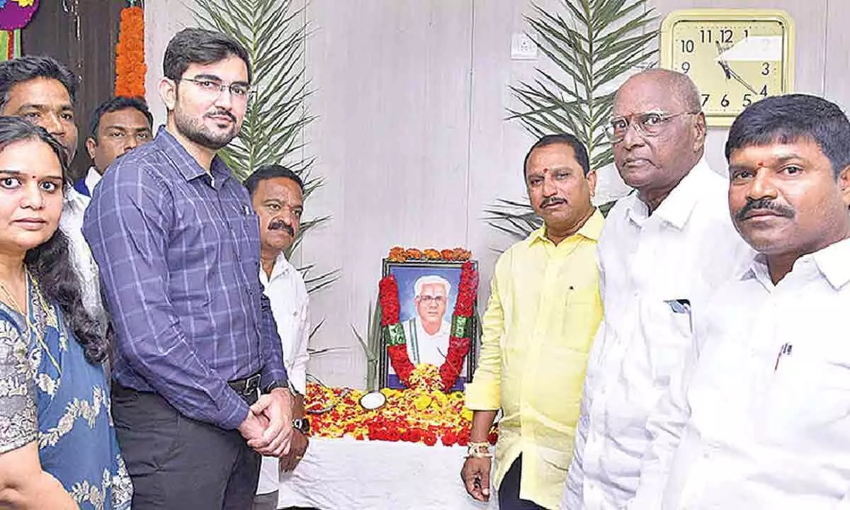 Dr Sardar Gouthu Latchanna’s birth anniv organised Dr Sardar Gouthu Latchanna’s birth anniv organised