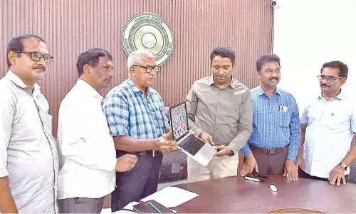 Thought-provoking photos win prizes