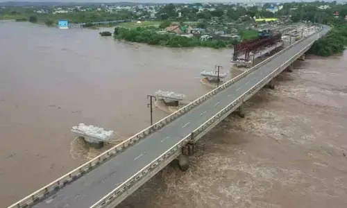 Godavari river swells at Bhadrachalam amid rains, reaches 33.5ft