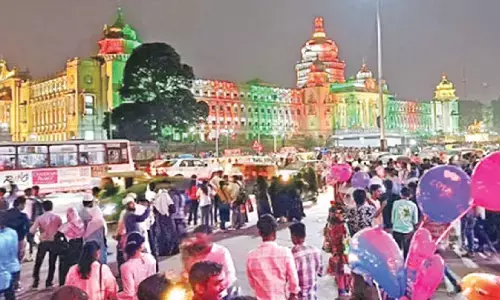 Vidhana Soudha illumination draws massive crowd