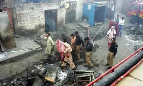 Pakistan: Radical Islamists set ablaze two Ahmadiyya places of worship