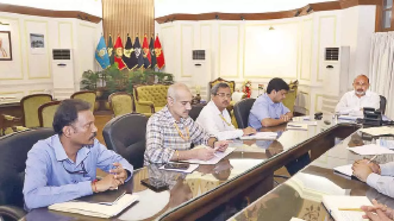 Bandi Sanjay reviews CIS’ plan to rein in cybercrimes