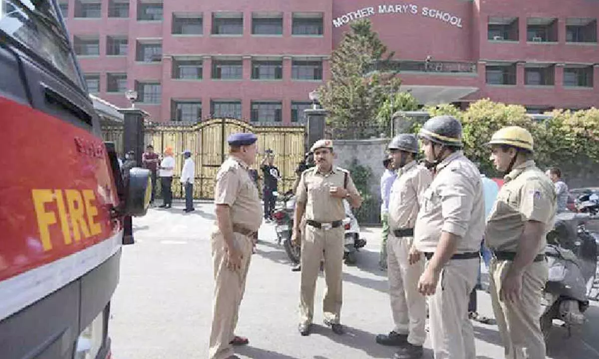 Three Delhi schools receive hoax bomb threats Three Delhi schools receive hoax bomb threats