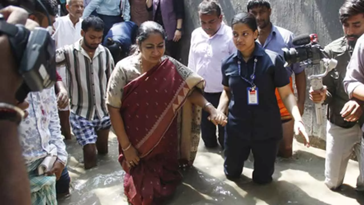 Available 24x7 to residents facing flooding near Yamuna: Delhi CM Available 24x7 to residents facing flooding near Yamuna: Delhi CM