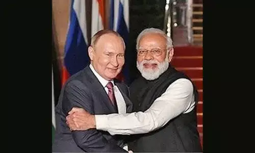 Putin dials Modi, briefs him about meet with Trump