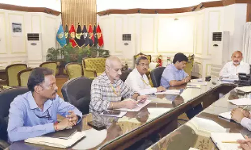 Bandi Sanjay reviews CIS’ plan to rein in cybercrimes