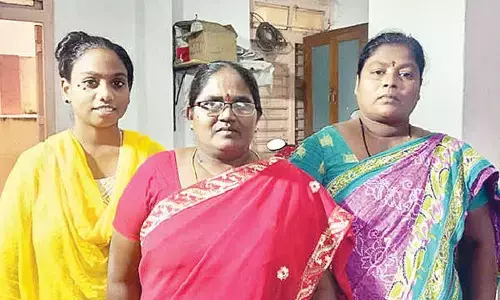 Contract workers demand payment of wages