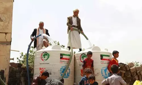 Yemens leader meets UN envoy on peace process revival