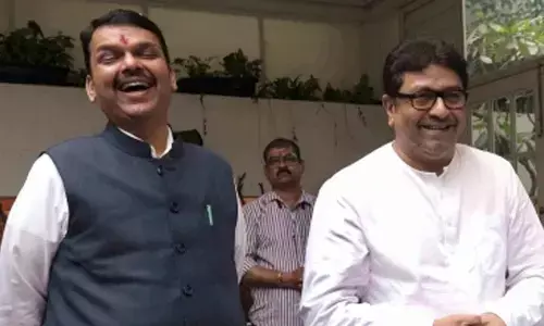 Raj Thackeray meets CM Fadnavis, says no politics, discussion held on town planning and traffic jams