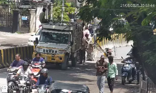 Hyderabad Traffic Update: Slow Movement on Banjara Hills MRC Road No. 12 Amid CC Road Works