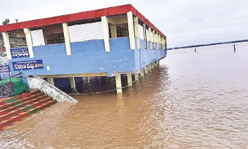 Godavari river in spate at Bhadrachalam