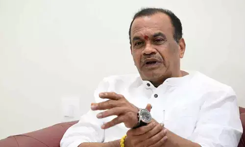 Komatireddy rips into KTR over Cong ‘dirty party’ jibe